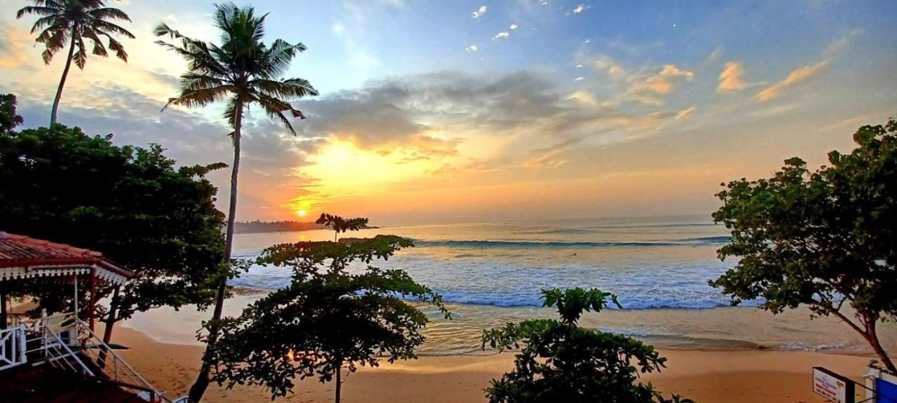 Coral Beach Hotel Mirissa Ngoại thất bức ảnh