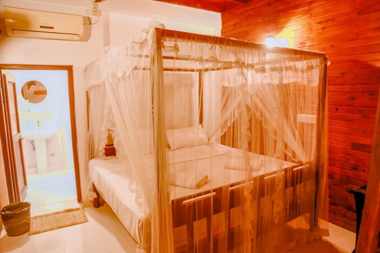 Coral Beach Hotel Mirissa Ngoại thất bức ảnh