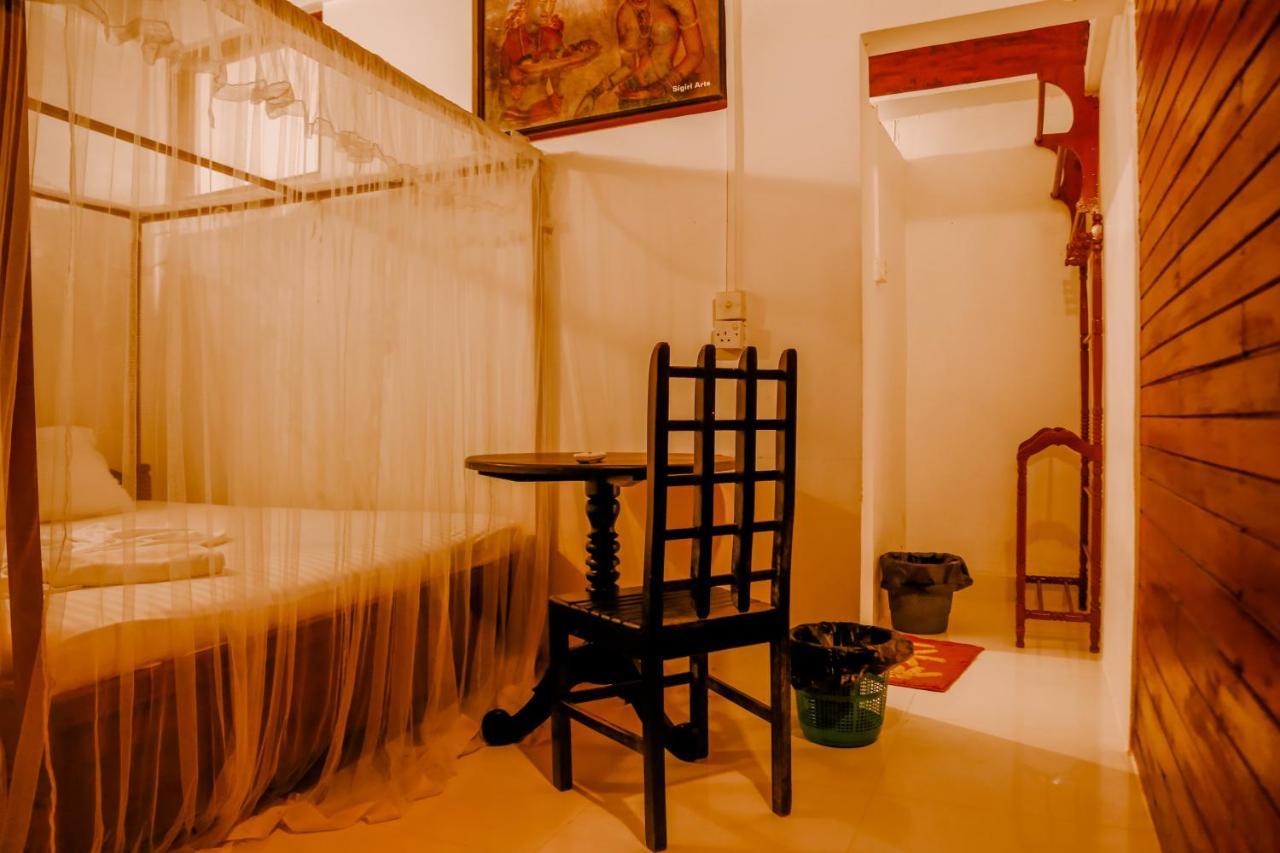 Coral Beach Hotel Mirissa Ngoại thất bức ảnh