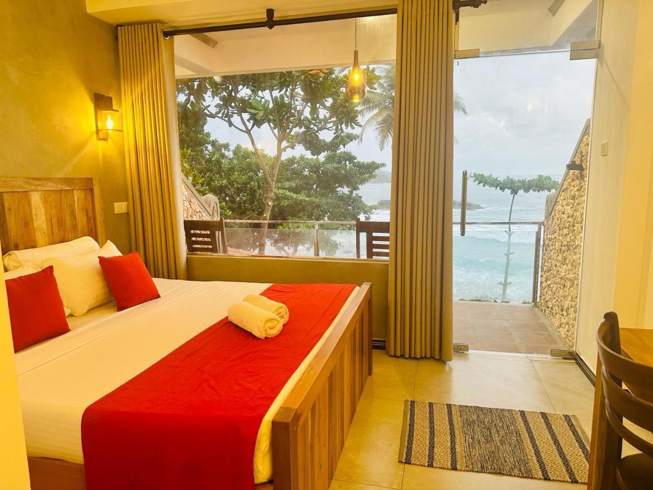 Coral Beach Hotel Mirissa Ngoại thất bức ảnh
