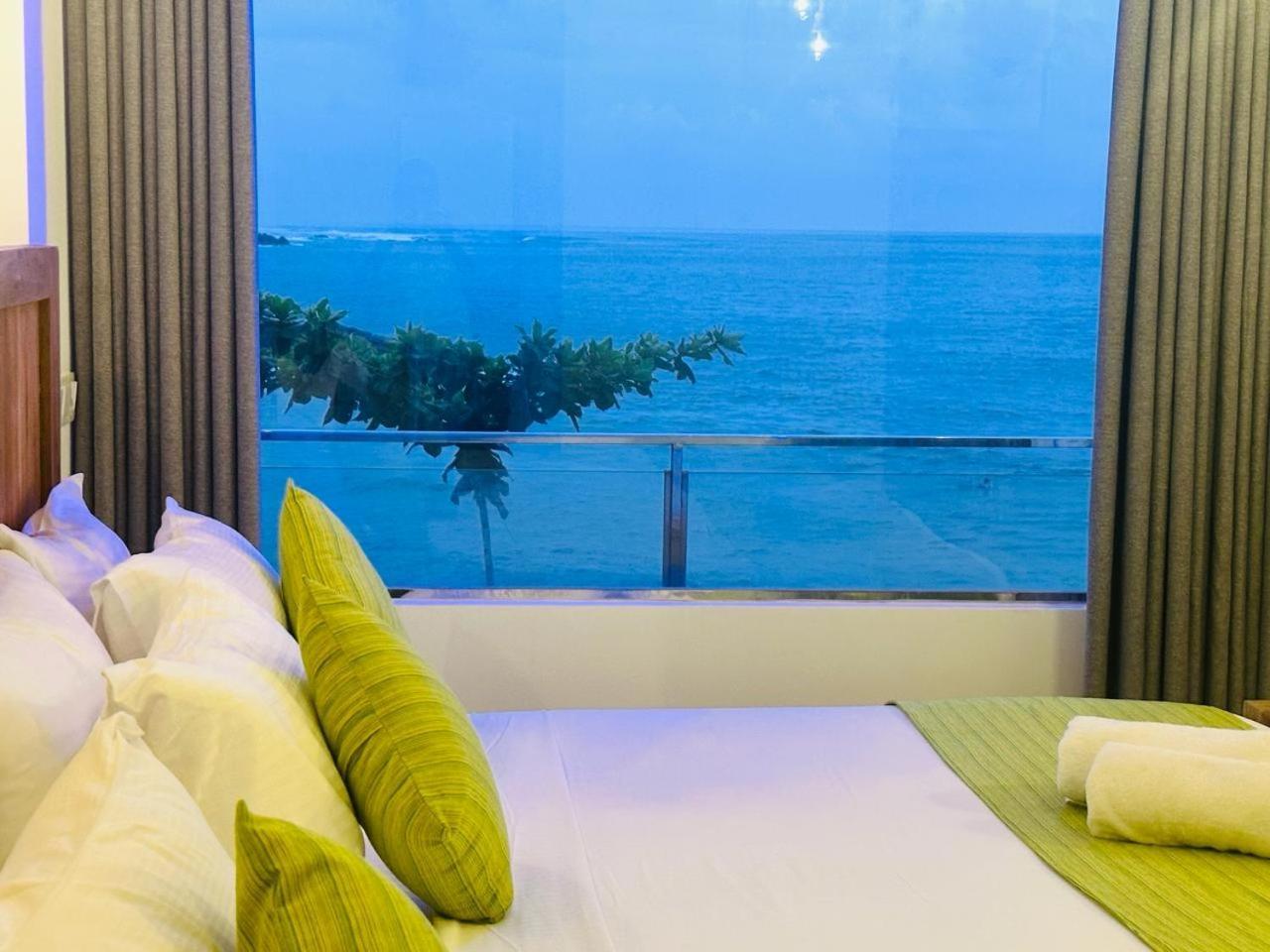 Coral Beach Hotel Mirissa Ngoại thất bức ảnh