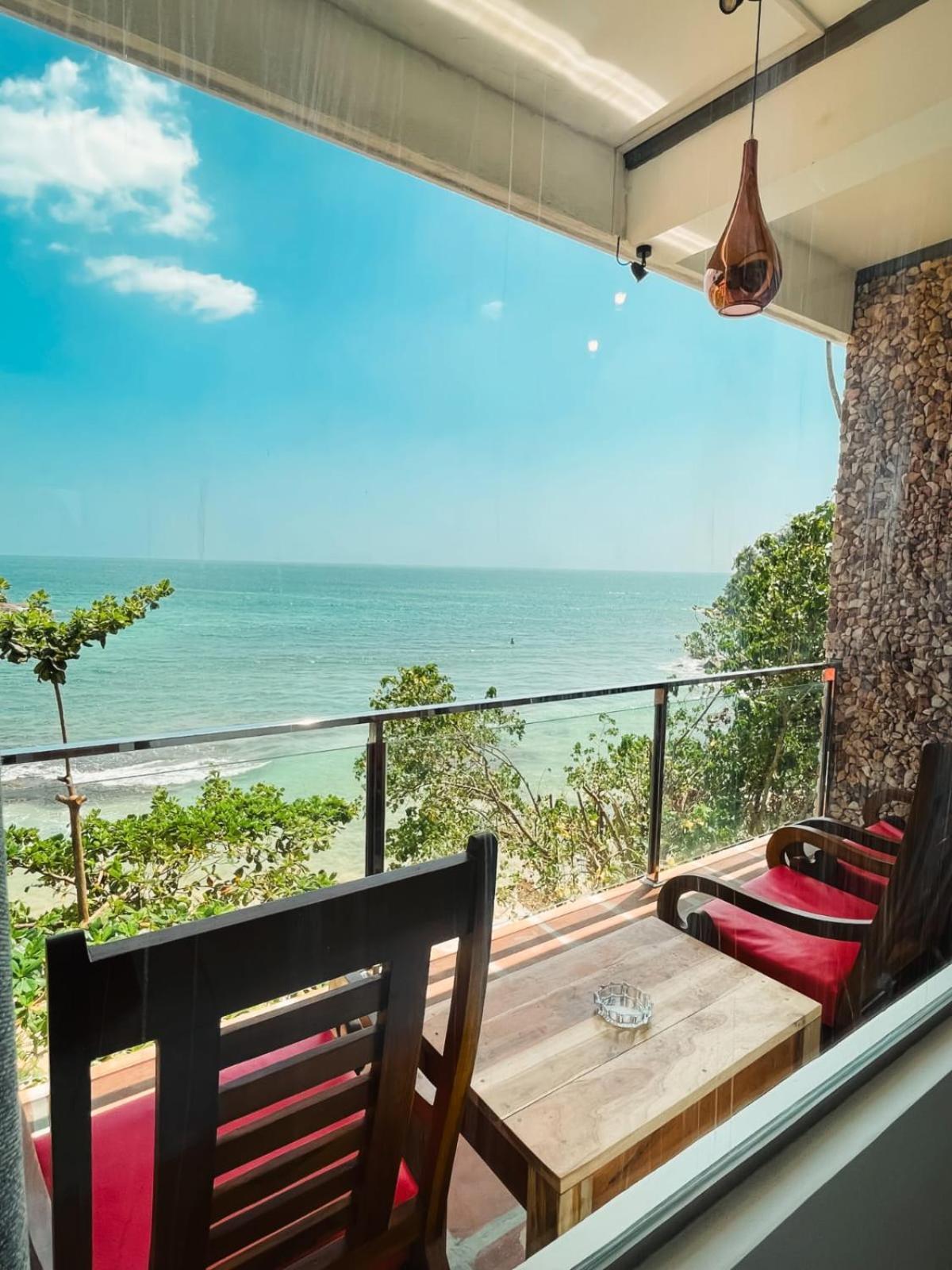 Coral Beach Hotel Mirissa Ngoại thất bức ảnh