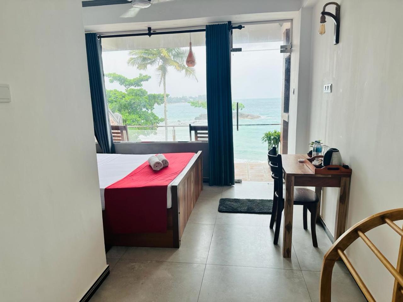 Coral Beach Hotel Mirissa Ngoại thất bức ảnh