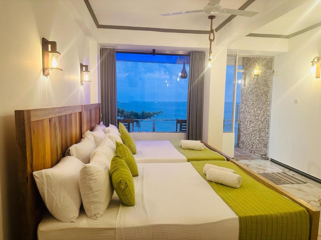 Coral Beach Hotel Mirissa Ngoại thất bức ảnh
