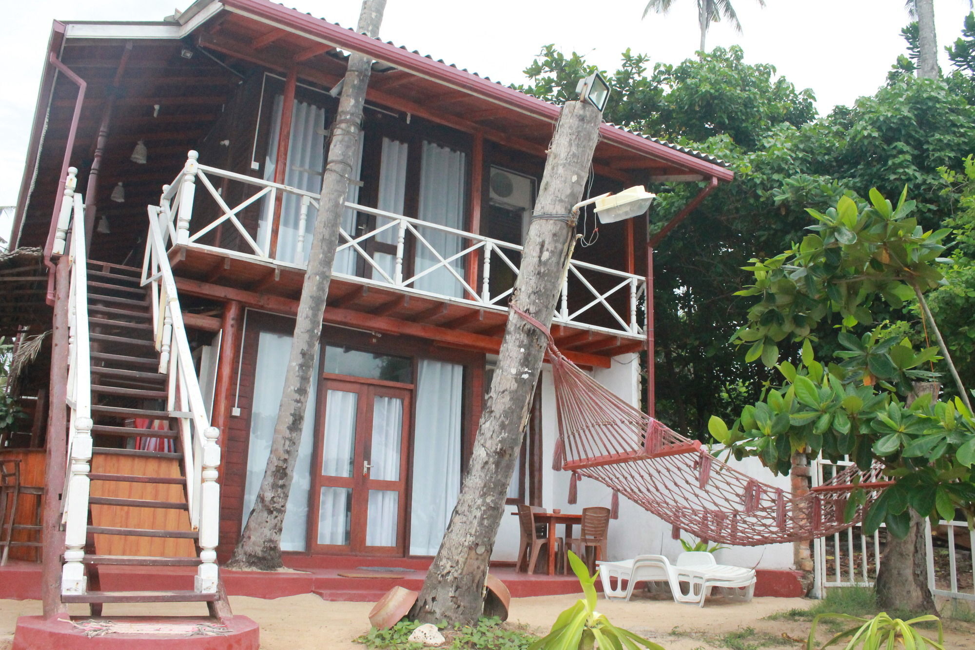 Coral Beach Hotel Mirissa Ngoại thất bức ảnh